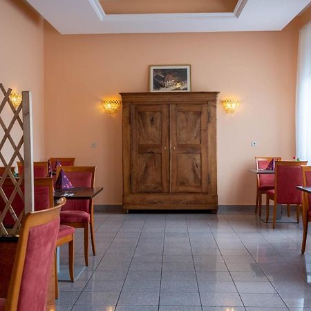 Kraichtaler Hof Hotel ภายนอก รูปภาพ