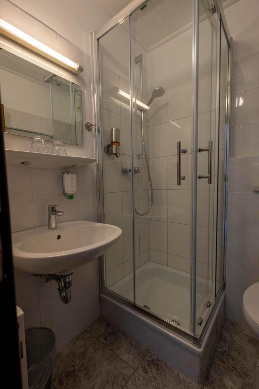Kraichtaler Hof Hotel ภายนอก รูปภาพ
