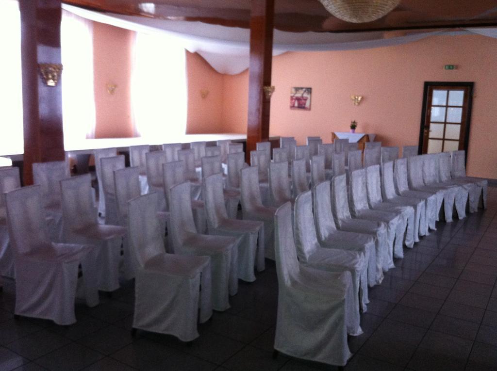 Kraichtaler Hof Hotel ภายนอก รูปภาพ