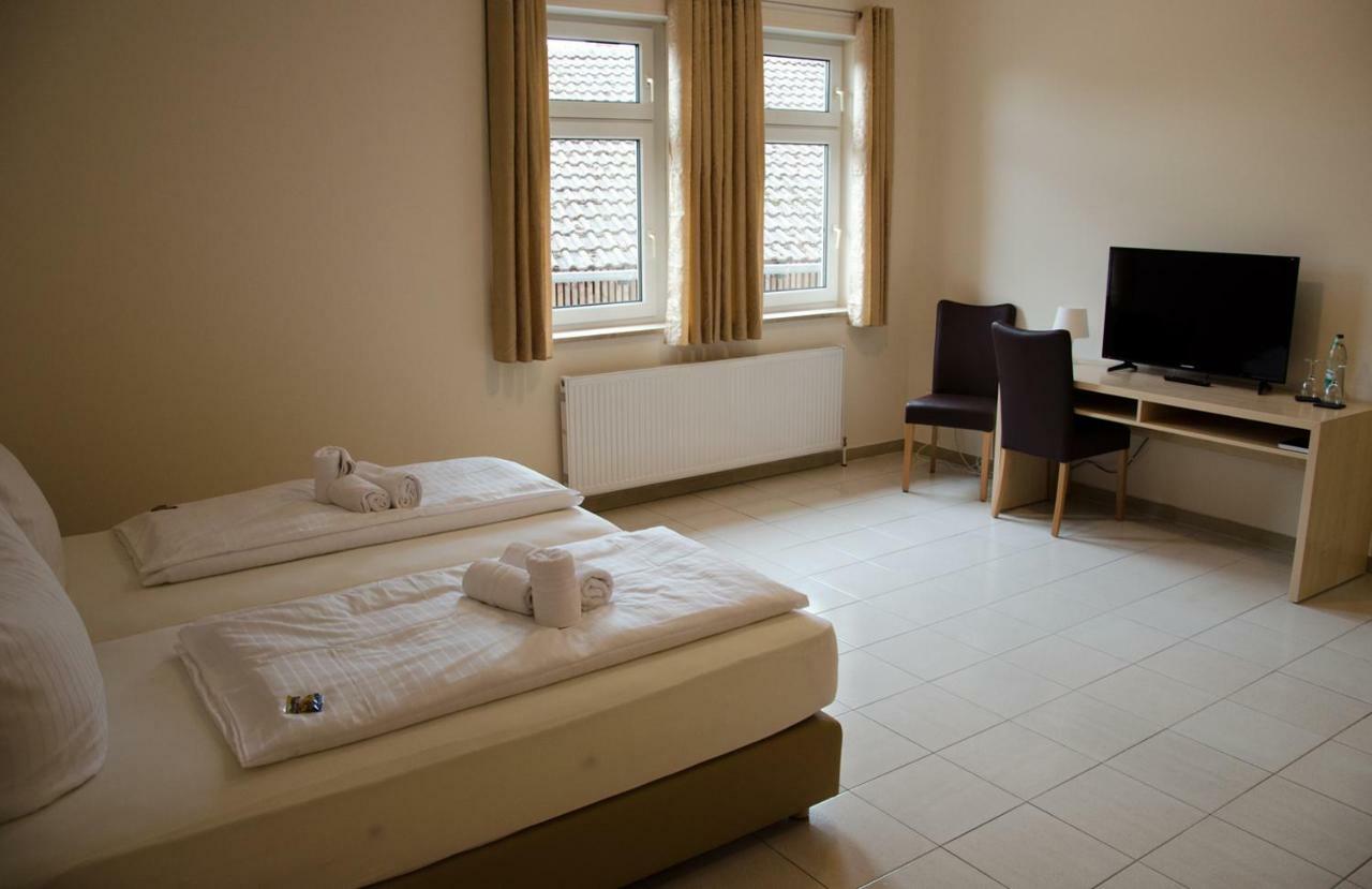 Kraichtaler Hof Hotel ภายนอก รูปภาพ