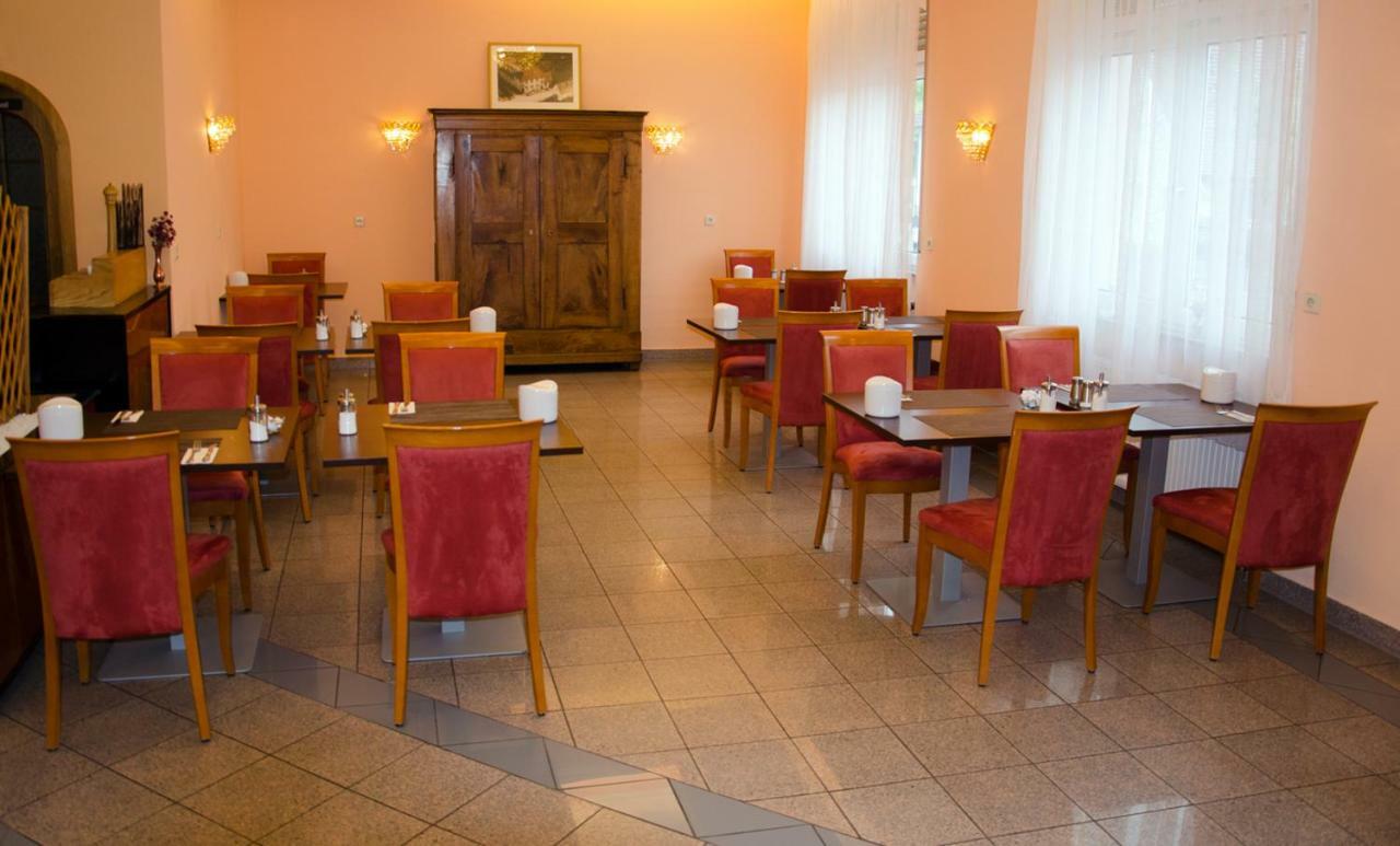 Kraichtaler Hof Hotel ภายนอก รูปภาพ